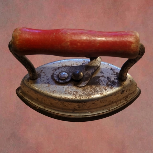 ANTIQUE DOVER CHILD'SDOLLY CAST IRON MADE IN USA LATE 1800/1900S - Picture 2 of 6